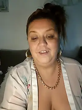 Snapshot of Nova-iswiserx chatting on 02.02.26 Nova-iswiserx online show from 02.02.26