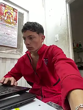 Snapshot of santiObrero chatting on 02.04.26 santiObrero online show from 02.04.26