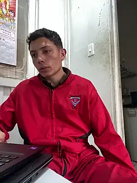 Snapshot of santiObrero chatting on 02.09.26 santiObrero online show from 02.09.26