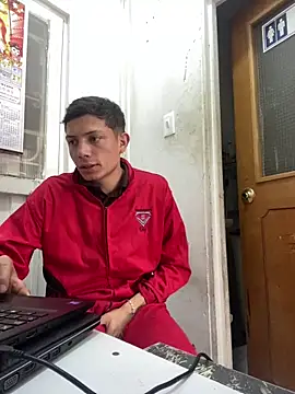 Snapshot of santiObrero chatting on 02.10.26 santiObrero online show from 02.10.26