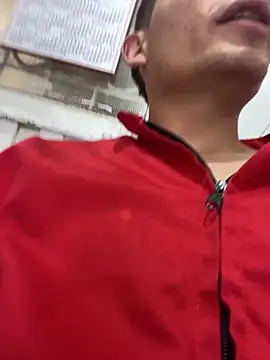 Snapshot of santiObrero chatting on 02.25.26 santiObrero online show from 02.25.26