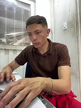 Snapshot of santiObrero chatting on 03.03.26 santiObrero online show from 03.03.26