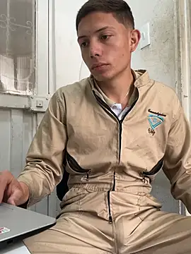 santiObrero online show from 04.06.26