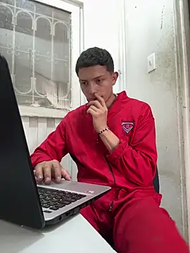 Snapshot of santiObrero chatting on 05.01.26 santiObrero online show from 05.01.26