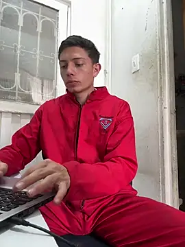 Snapshot of santiObrero chatting on 05.08.26 santiObrero online show from 05.08.26