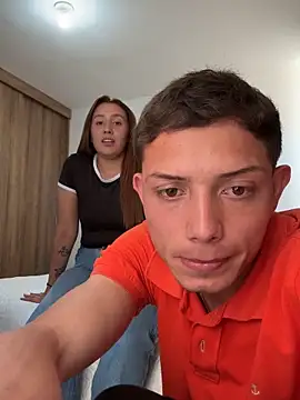 Snapshot of santiObrero chatting on 05.19.26 santiObrero online show from 05.19.26