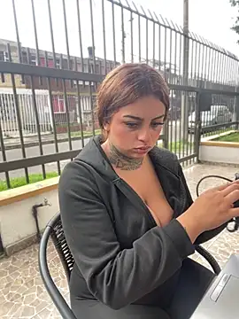 Snapshot of EmilyMoore_Pink chatting on 02.07.26 EmilyMoore Pink online show from 02.07.26