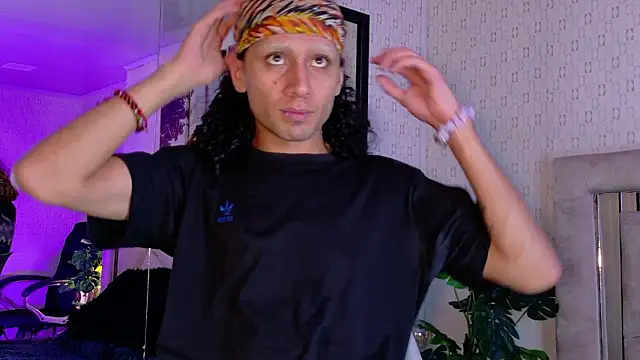 Snapshot of 4L3JX chatting on 02.04.26 4L3JX online show from 02.04.26