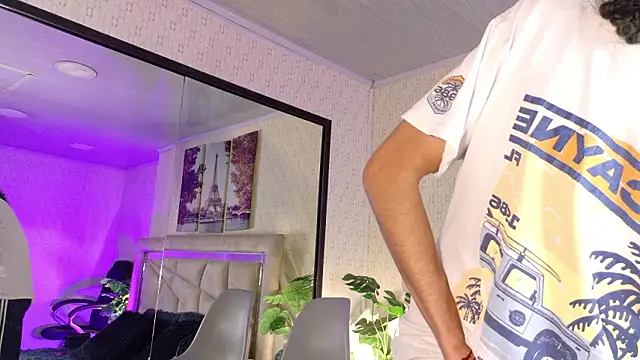 Snapshot of 4L3JX chatting on 02.10.26 4L3JX online show from 02.10.26