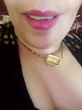 Snapshot of Naughty-Yousra chatting on 05.16.26 Naughty-Yousra online show from 05.16.26