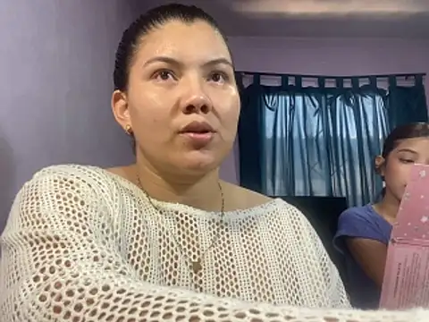 Helena-Paola online show from 04.05.26