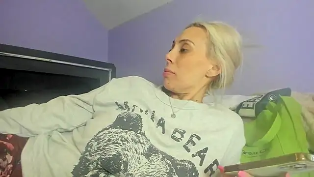 Snapshot of LindseyFAFO chatting on 02.01.26 LindseyFAFO online show from 02.01.26