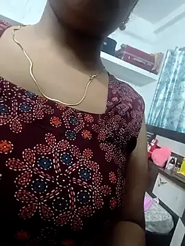 Hot-Tinaa online show from 04.12.26