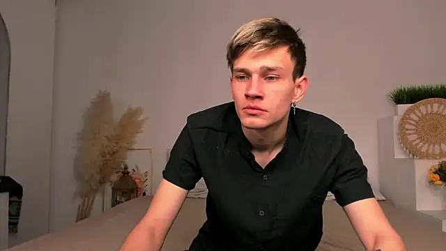 Snapshot of Volan_Starts chatting on 02.06.26 Volan Starts online show from 02.06.26