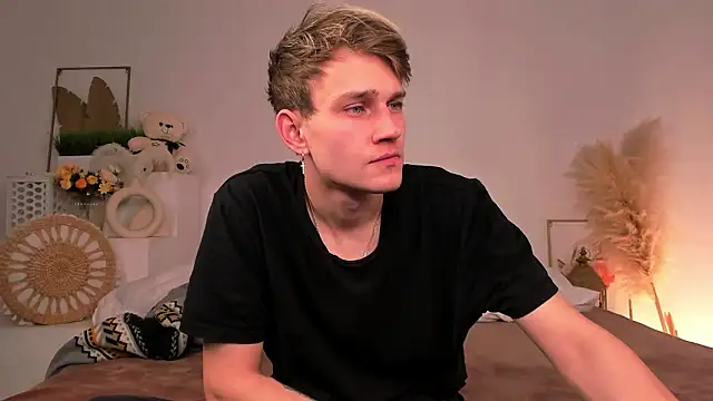 Snapshot of Volan_Starts chatting on 02.27.26 Volan Starts online show from 02.27.26