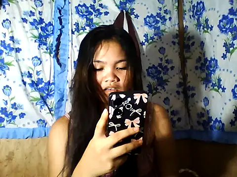 PinaySkinnyJust18 online show from 04.12.26