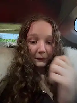 Snapshot of outside_rosy chatting on 03.02.26 outside rosy online show from 03.02.26