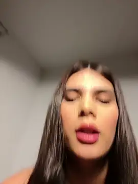 Snapshot of Lily_WellGifted chatting on 04.17.26 Lily WellGifted online show from 04.17.26