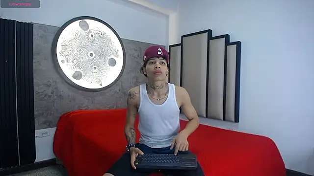 Dogan Renzo0 online show from 02.05.26