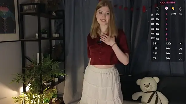 Snapshot of LanaRoxxy chatting on 02.13.26 LanaRoxxy online show from 02.13.26