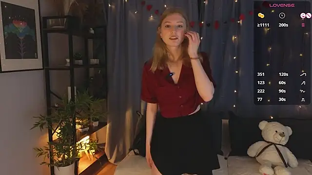 Snapshot of LanaRoxxy chatting on 02.14.26 LanaRoxxy online show from 02.14.26