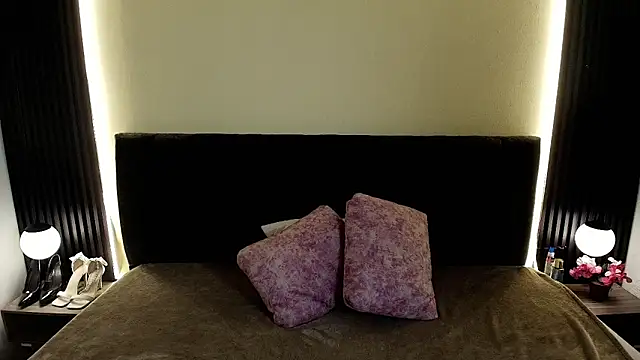 IvonneRoss  online show from 03.13.26