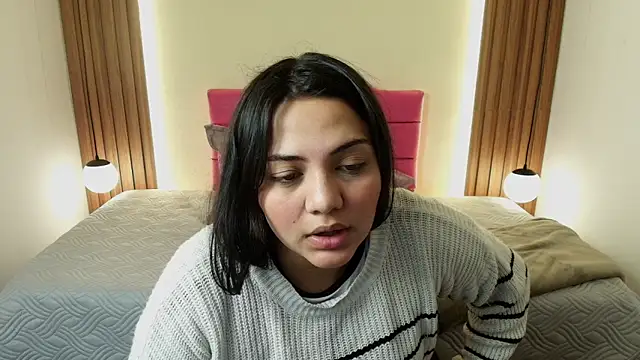 IvonneRoss  online show from 05.12.26