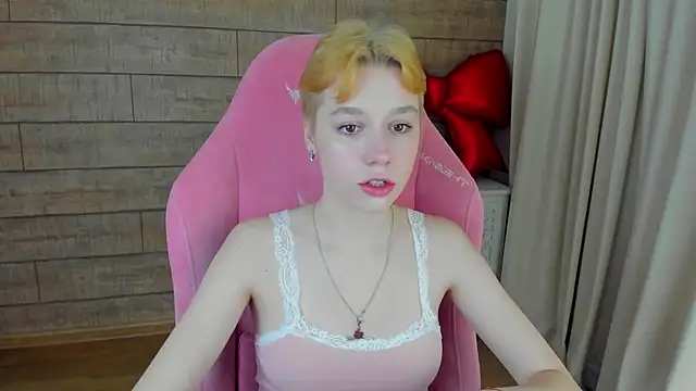 Snapshot of AgataGate chatting on 02.18.26 AgataGate online show from 02.18.26