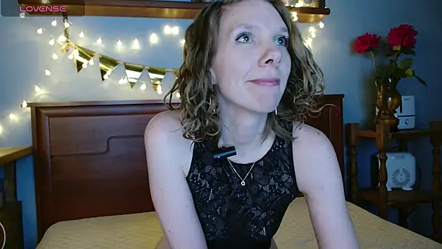 Daisy Lovely online show from 02.26.26