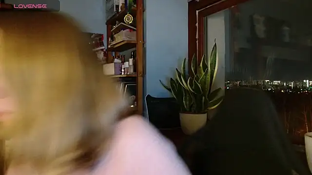 Daisy Lovely online show from 03.21.26