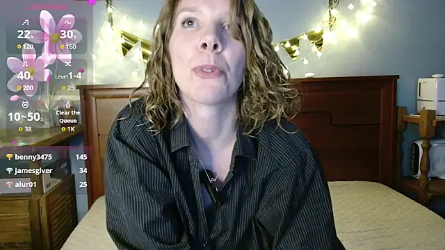 Daisy Lovely online show from 04.14.26