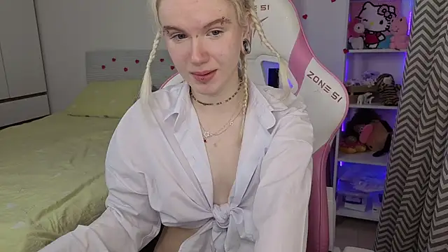 Mia WaterFall online show from 02.21.26