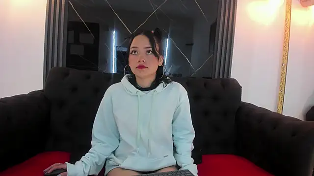 Snapshot of IvyyEmerald chatting on 02.11.26 IvyyEmerald online show from 02.11.26