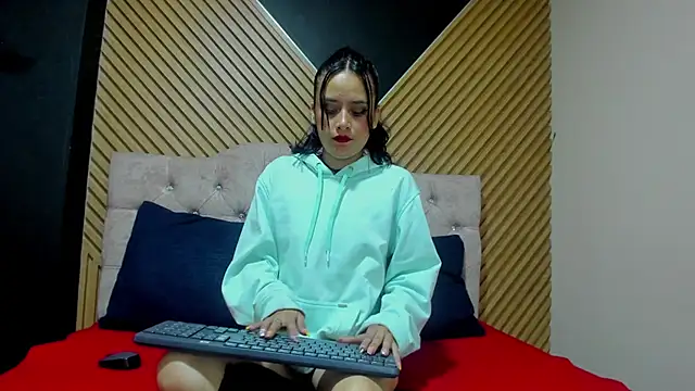 IvyyEmerald online show from 03.28.26