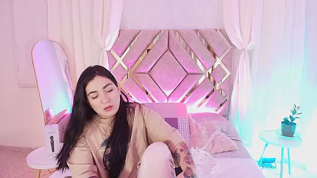 KathiaJenner online show from 03.17.26