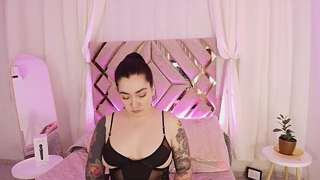 KathiaJenner online show from 04.16.26