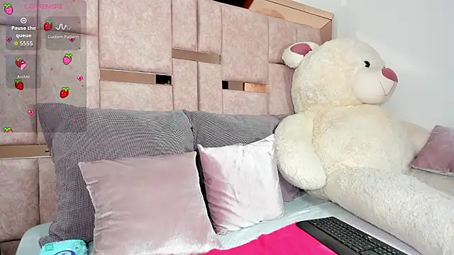 Snapshot of sweett_eyes_ chatting on 02.21.26 sweett eyes online show from 02.21.26