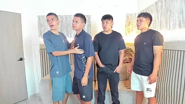 Snapshot of friendslikeplay chatting on 02.06.26 friendslikeplay online show from 02.06.26