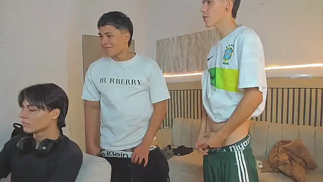 Snapshot of friendslikeplay chatting on 02.11.26 friendslikeplay online show from 02.11.26