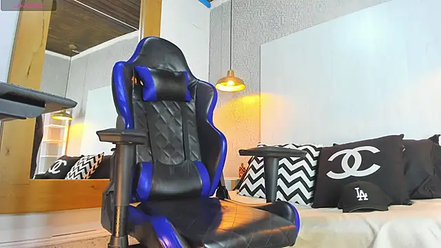 Dusan Grey77 online show from 02.18.26