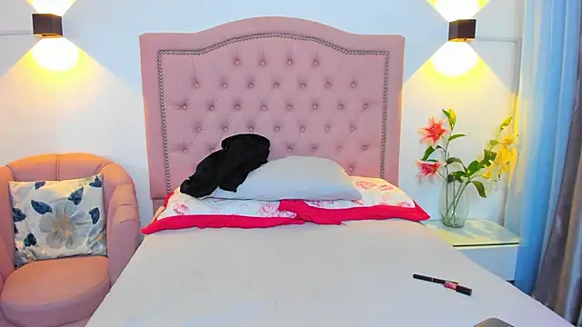 Chloekey online show from 04.13.26