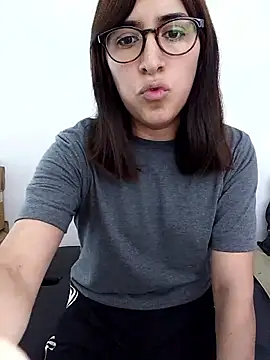 Snapshot of Eide-26 chatting on 05.18.26 Eide-26 online show from 05.18.26