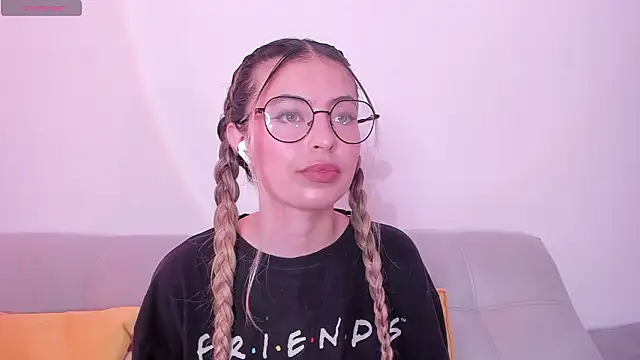 Snapshot of Fernanda_aaaa chatting on 03.02.26 Fernanda aaaa online show from 03.02.26