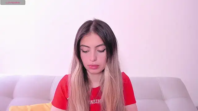 Snapshot of Fernanda_aaaa chatting on 06.28.26 Fernanda aaaa online show from 06.28.26