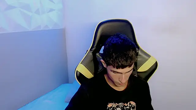 Snapshot of Akyra_latinn chatting on 02.17.26 Akyra latinn online show from 02.17.26