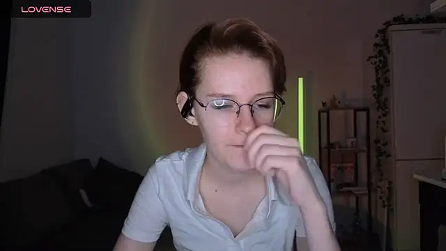 Snapshot of PetralPrime chatting on 04.22.26 PetralPrime online show from 04.22.26