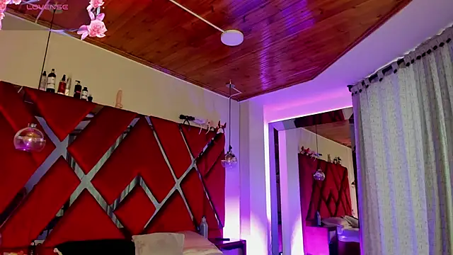 Lucia 24x online show from 03.06.26