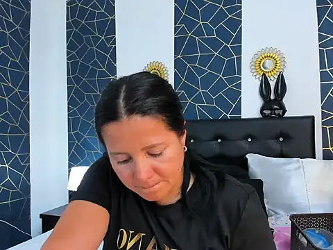 Snapshot of KikyNaughty chatting on 02.17.26 KikyNaughty online show from 02.17.26