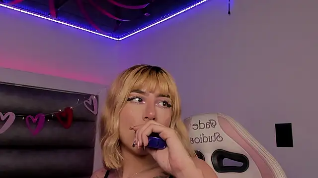 Snapshot of adhalee_js chatting on 02.19.26 adhalee js online show from 02.19.26