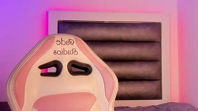 adhalee js online show from 04.14.26